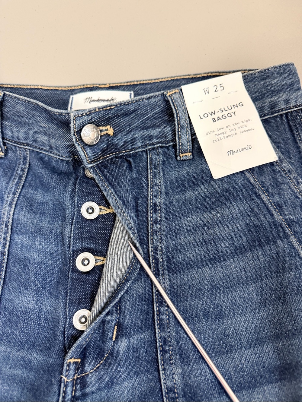 Madewell Low Slung Baggy Jeans in Airy Denim NWT Size 25 Wide Leg Full Length - Picture 8 of 10